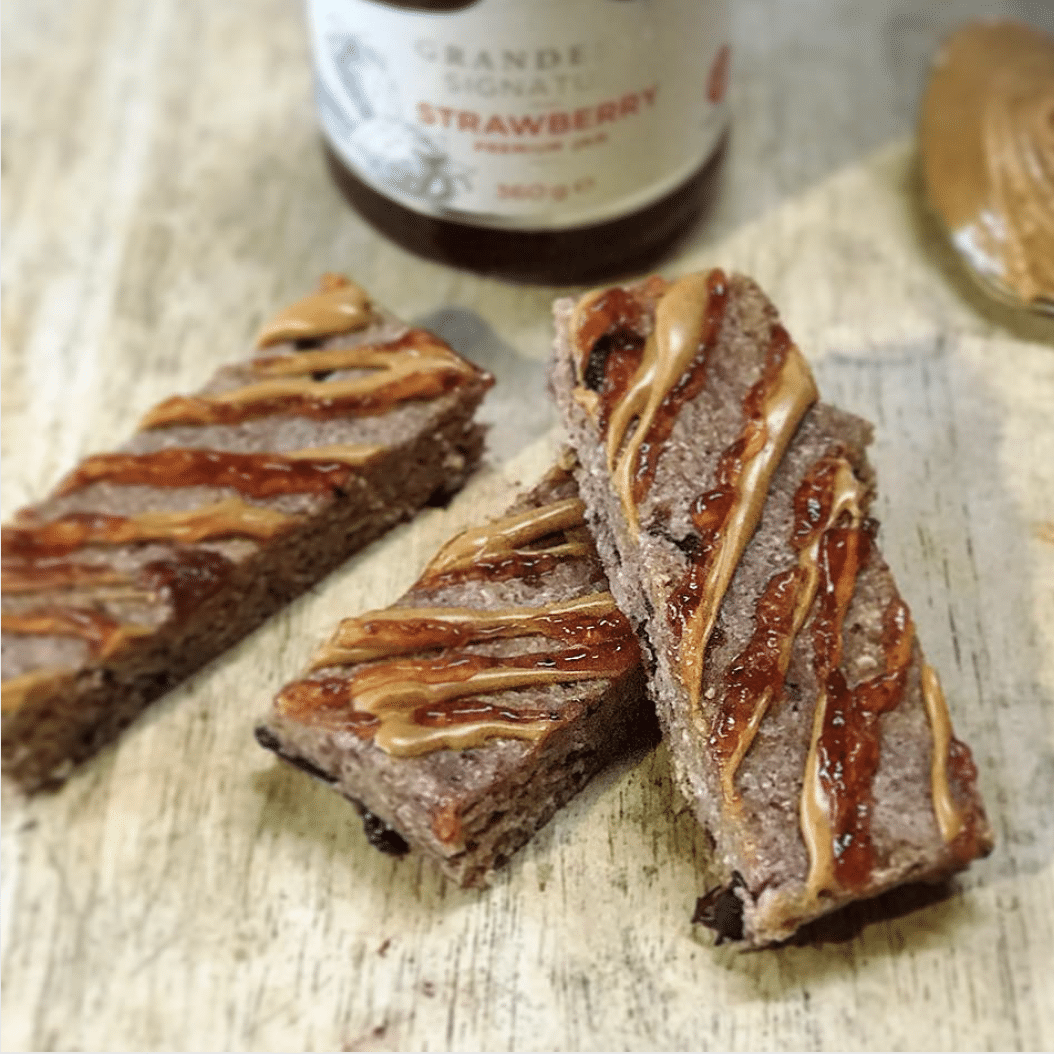 Healthy Peanut Butta and Jelly DIY Protein Bars from the DIY Protein Bars Cookbook – authored by Jessica Stier of the Desserts with Benefits Blog