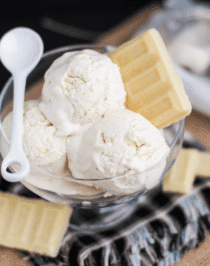 Healthy White Chocolate Peanut Butter Ice Cream recipe (sugar free, low carb, high protein) - Desserts with Benefits