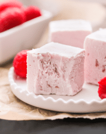 Healthy Raspberry Coconut Fudge (refined sugar free, low carb, high protein) - Desserts with Benefits