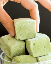 (How to Make Homemade Marshmallows) This recipe for super light and fluffy Healthy Matcha Green Tea Marshmallows is fun to make and has just 6 simple ingredients (with no high fructose corn syrup in sight)! Healthy Dessert Recipes with sugar free, low calorie, low fat, low carb, high protein, gluten free, dairy free, vegan, and raw options at the Desserts With Benefits Blog (www.DessertsWithBenefits.com)