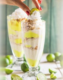 Can you believe these Healthy Key Lime Pie Sundaes are made completely from scratch? Oh yes. From the Vanilla Bean Frozen Yogurt to the Key Lime Curd to the Graham Crackers, it's all homemade! Low sugar, high protein, and gluten free too! Healthy Dessert Recipes with sugar free, low calorie, low fat, low carb, dairy free, vegan, and raw options at the Desserts With Benefits Blog