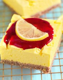 Healthy Lemon Cheesecake Bars (sugar free, low carb, high protein, gluten free, keto)