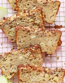 Healthy Apple Pie Bread with Cinnamon-Sugar Oatmeal Streusel